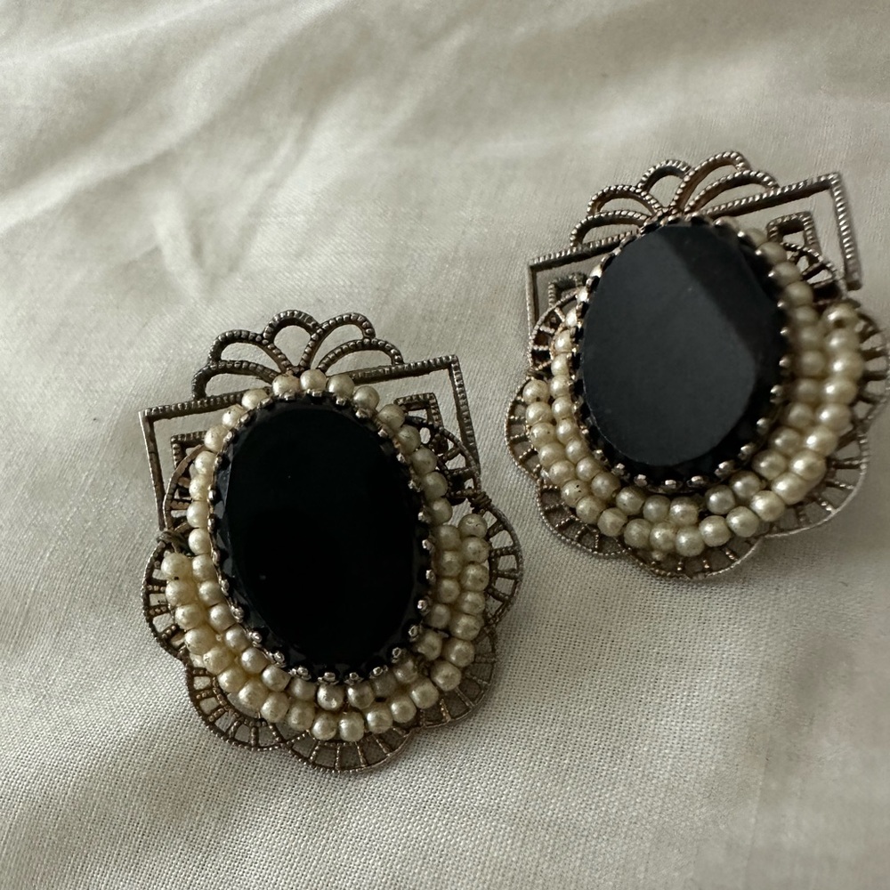 Vintage Style Black and Pearl Earrings